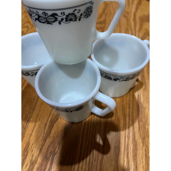 PYREX Old Town Blue Onion MUGS CUPS  Set of 4 - Picture 2 of 5